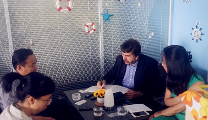 中國日報高級記者安德魯穆迪到我公司進(jìn)行采訪