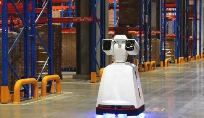 工業機器人的應用-推動制造業創新與轉型的關鍵力量（無線充電）