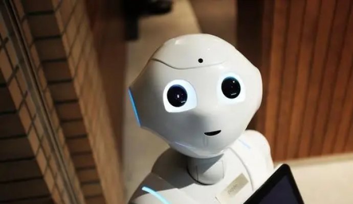 機器人2.0時代多項先進技術(shù)的融合發(fā)展（無線充電）