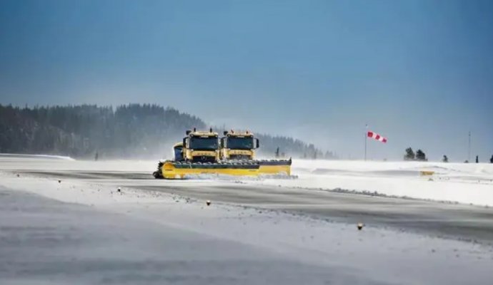 除雪機器人：冬季清雪新方式（無線充電）