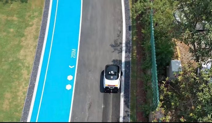 無人駕駛清掃車有哪些優(yōu)勢？（無線充電）